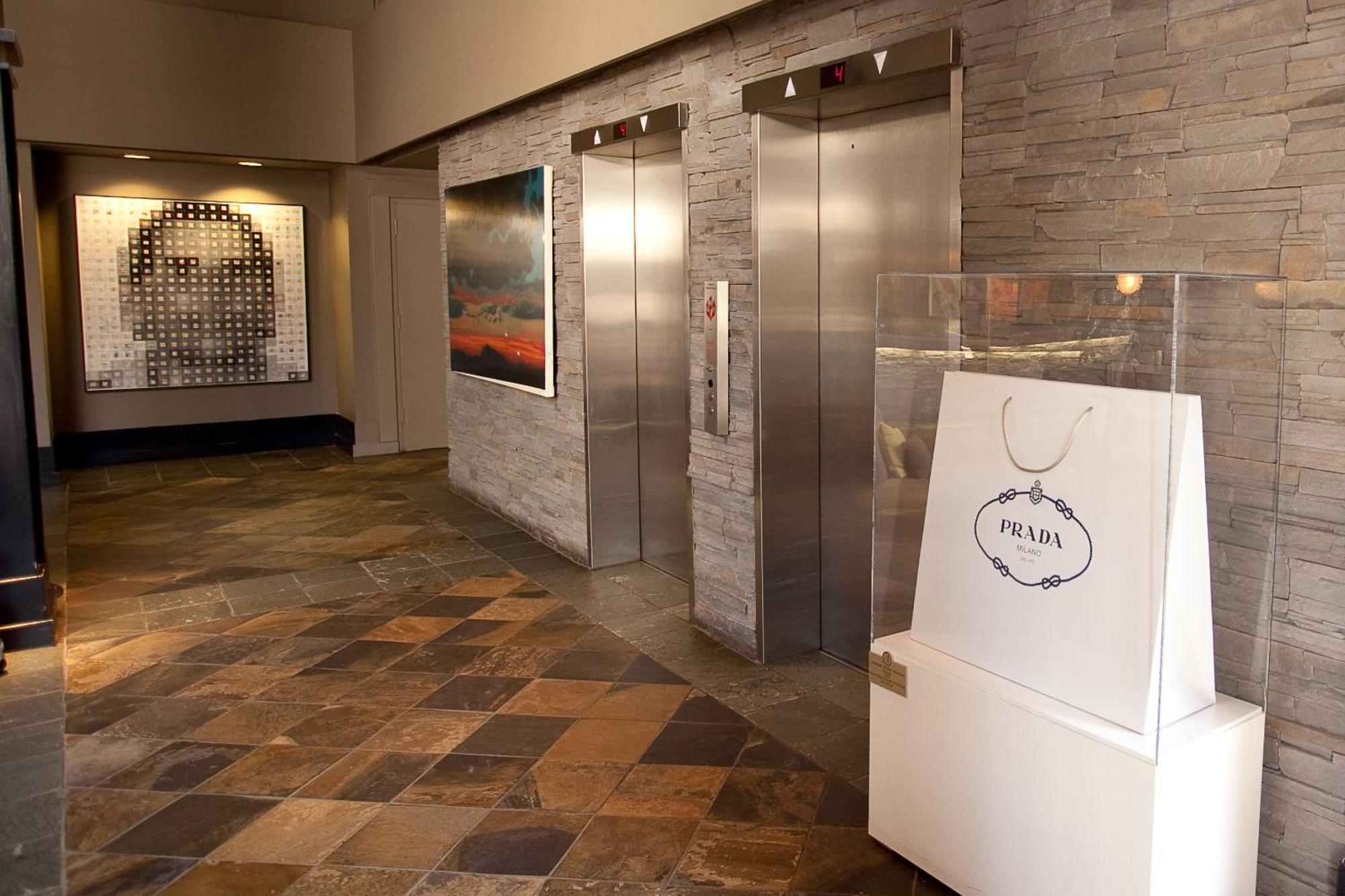Hotel Arts Calgary Exterior photo